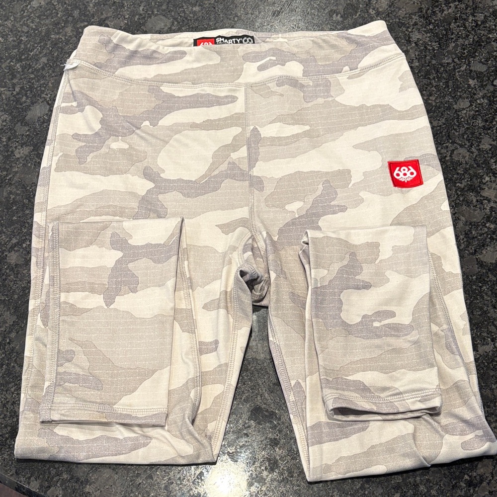 686 Gray Camo Leggingd with Logo